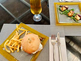 Burger restaurant Mitsis Rodos Village Beach Hotel & Spa