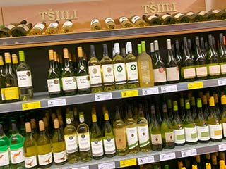 White wine prices Tallinn Estonia